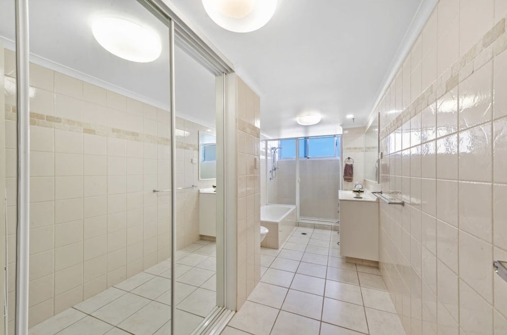 Peninsula Resort - Private Apartments