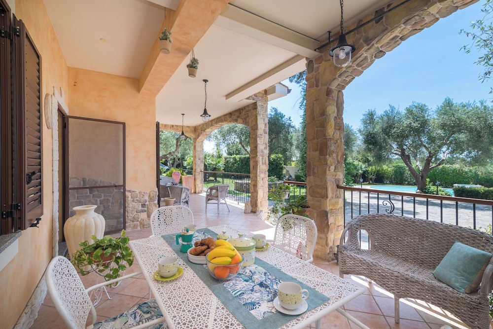 Dimora Patrizia With Pool en Alghero — balance & terrace