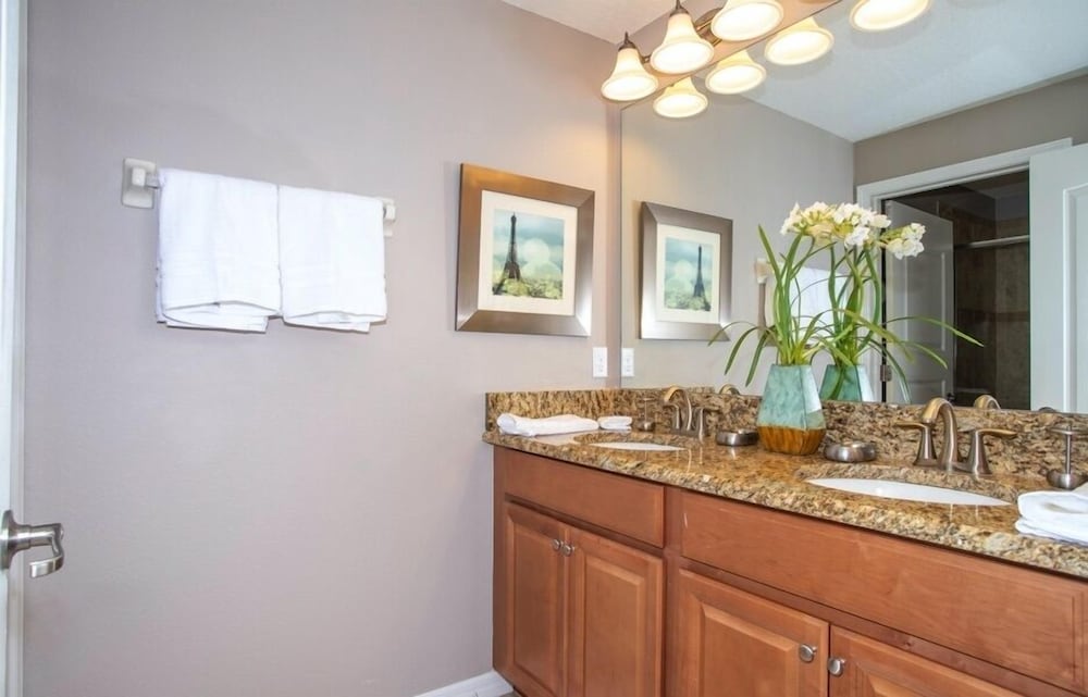 Townhome W/spashpool In Paradise Palms 3215pp 4 Bedroom Townhouse by Redawning - Image 3