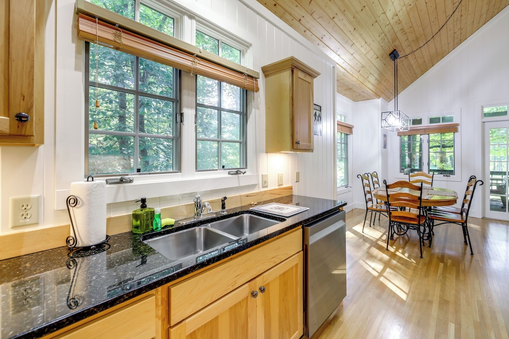 Play Golf & Tennis: Family Escape in Cashiers!