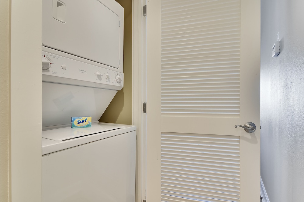 Grand Panama Beach Resort by Book That Condo