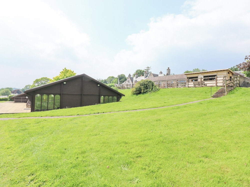 Harcombe House Bungalow 1