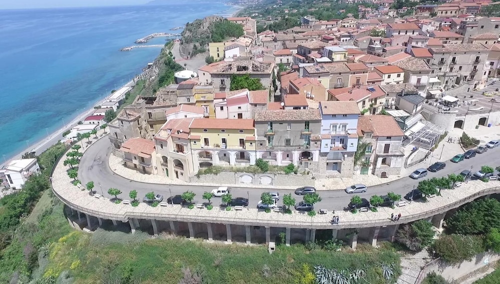 Un Oblò sul Mare