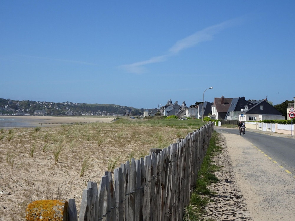 Villa in Normandy With Beach Access
