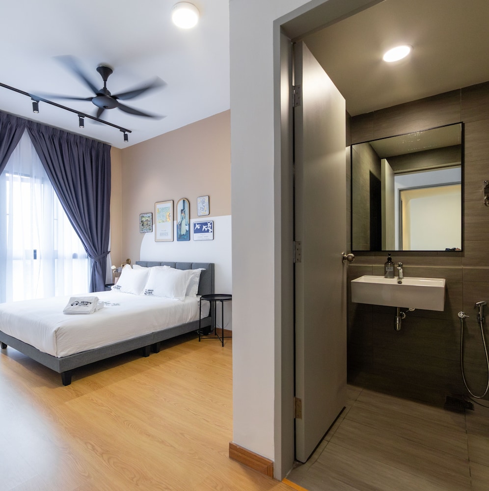 MayaBay Residence by Sleepy Bear