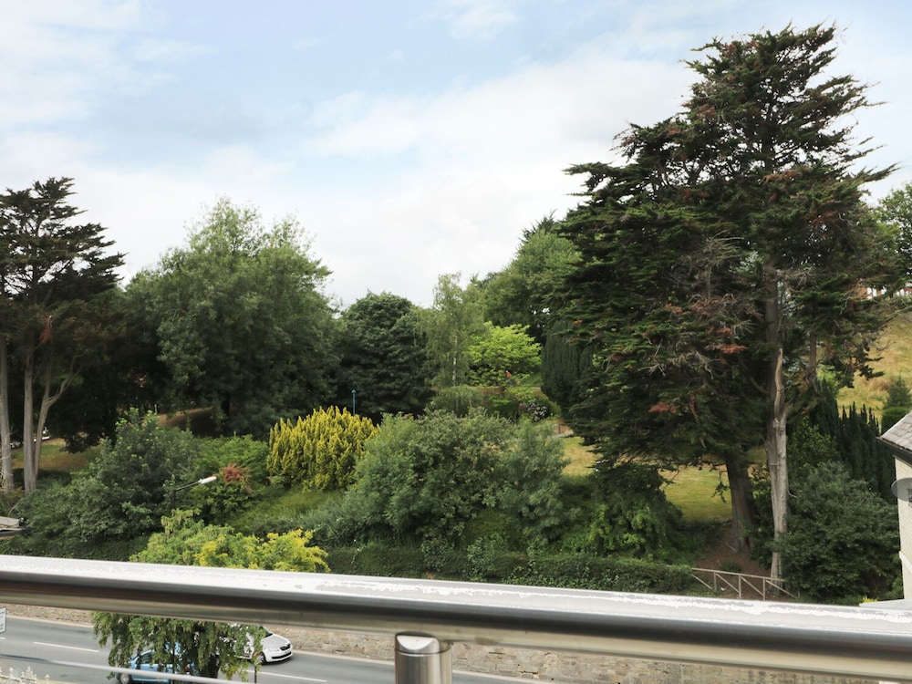 The Office Gardens, Apartment 3