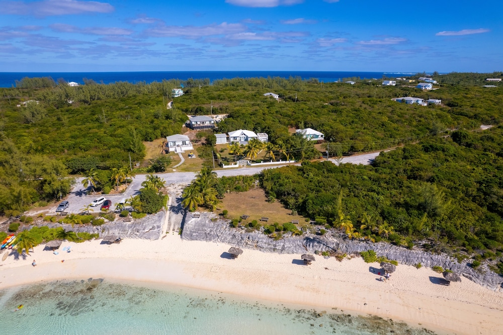 Seas The Day - Brand New Villa W/ocean View, Walk To Rainbow Bea 3 Bedroom Home