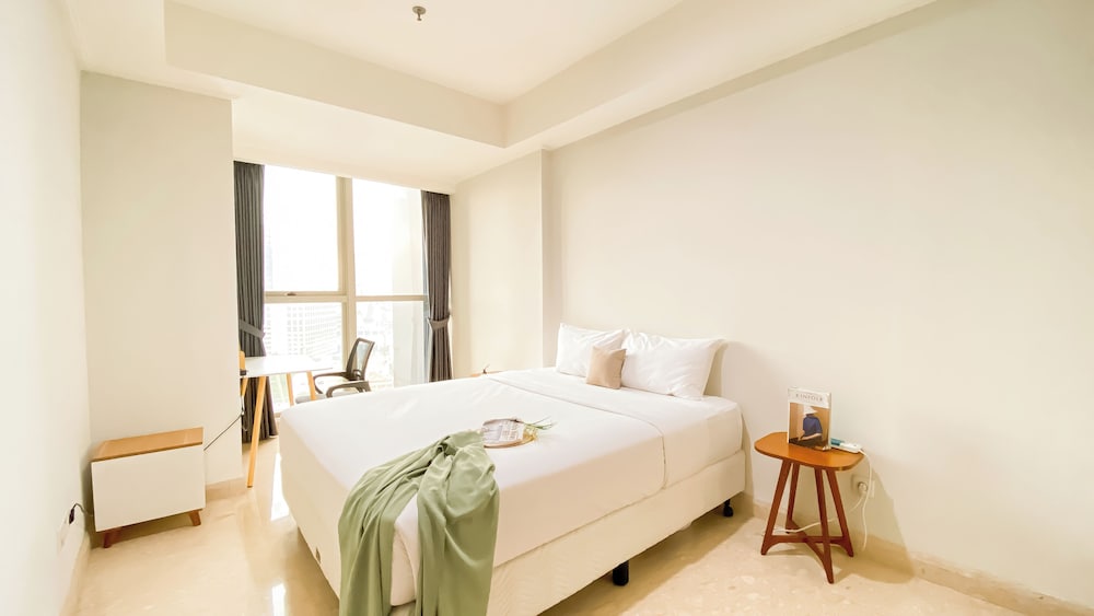 Cozy And Best Location 1Br Gold Coast Apartment