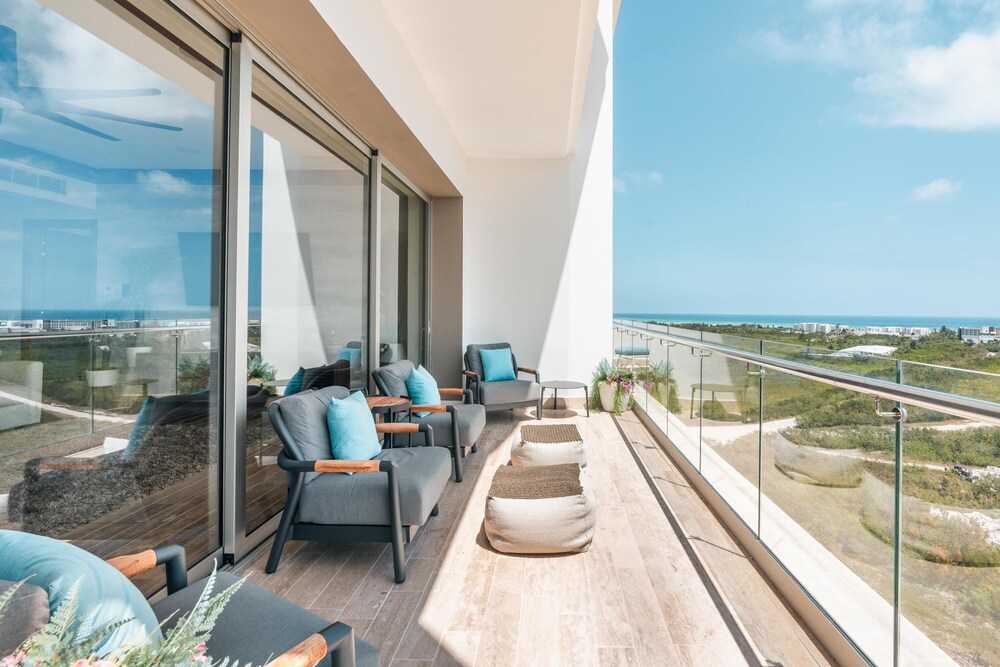 Amazing Penthouse in Exclusive Tower in Capcana