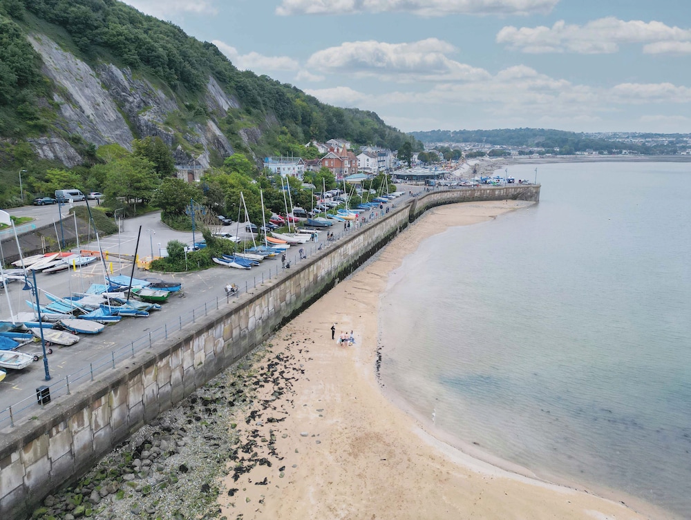 Overland Road 4 Bed House Mumbles