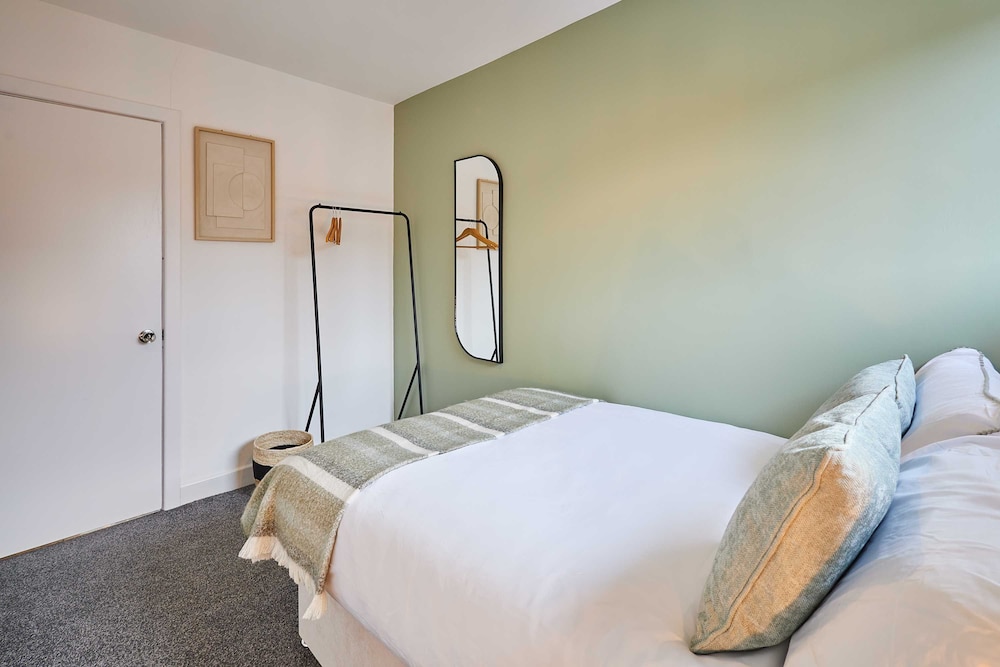 Host Stay Joffre Avenue