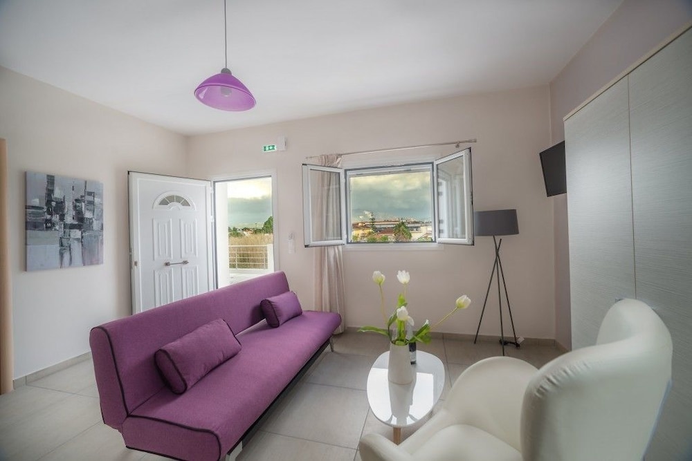 Tesys Studios & Apartments