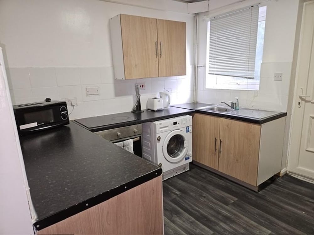 Sleeps8-familyfriendly-freeparking-10mtoetihad