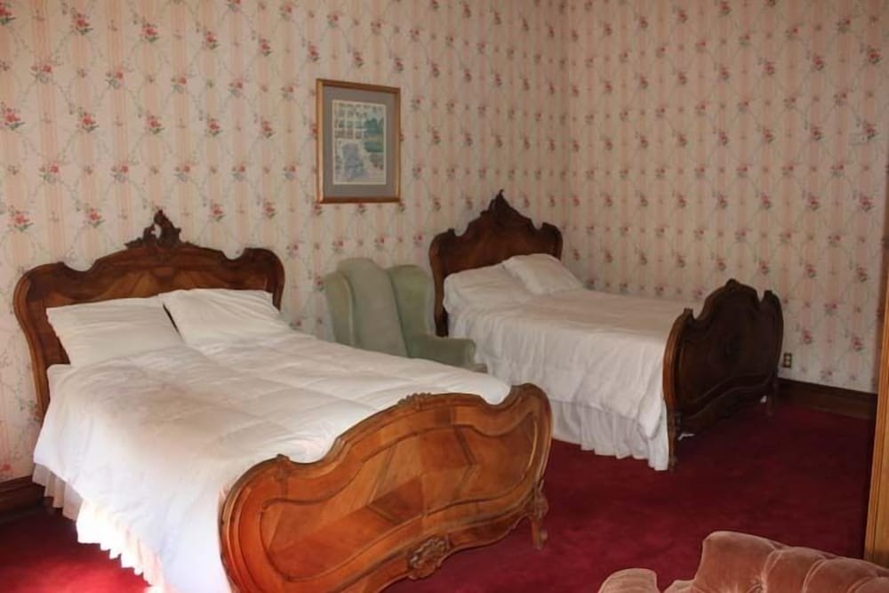 Irwin Street Inn