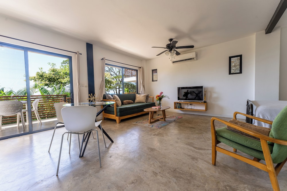 Sea View Paradise Retreat by Sea N' Rent