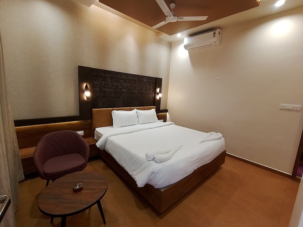 SHETTAR'S KUSUM RESORT