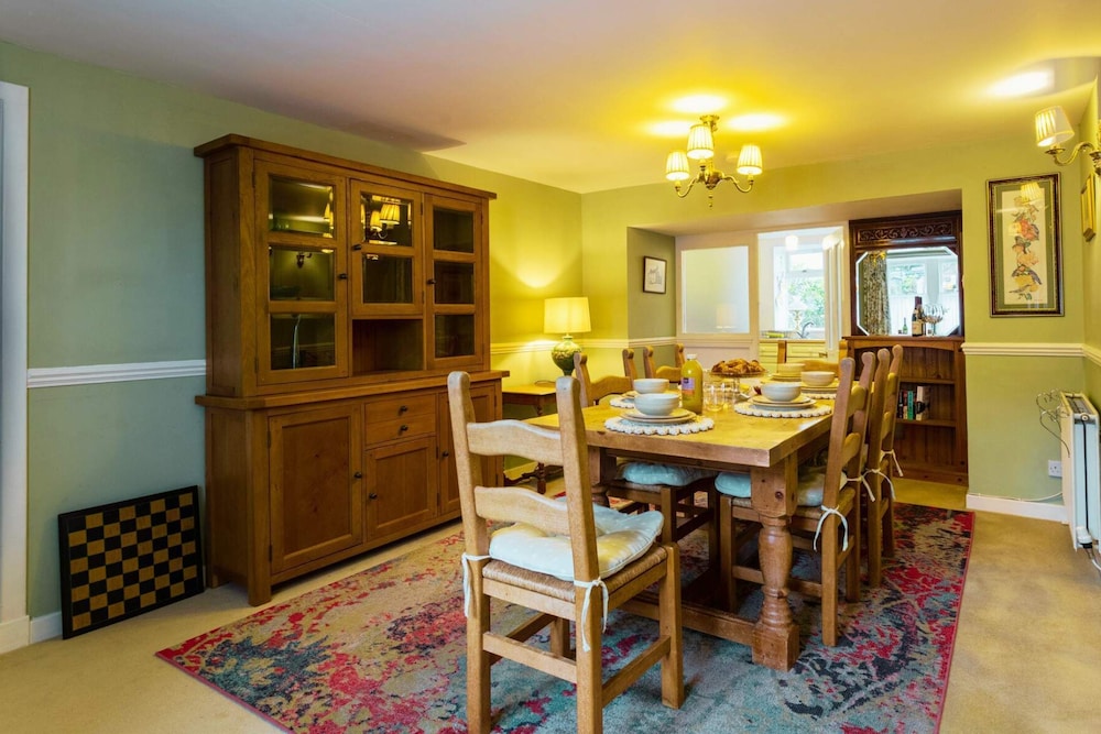 New Cross Keys House - Cosy 4-bed Cottage in Kirk Yetholm
