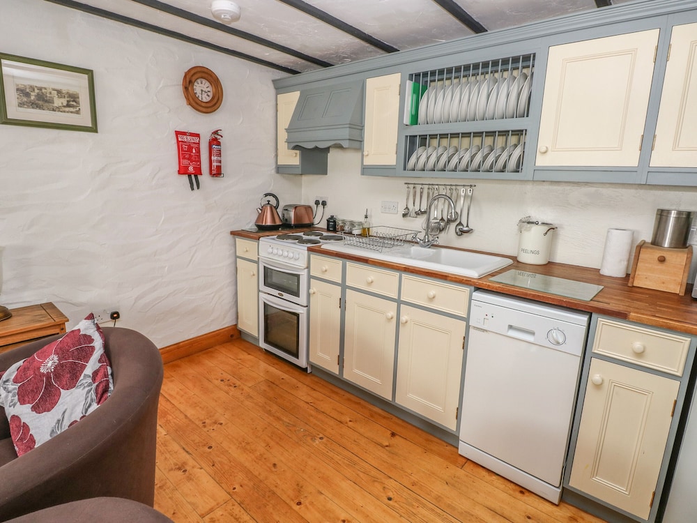 Cowslip Cottage view 5