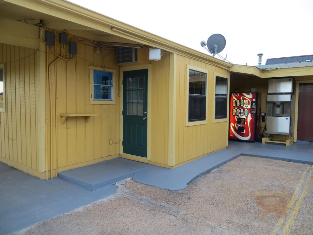 Tropicana Motel