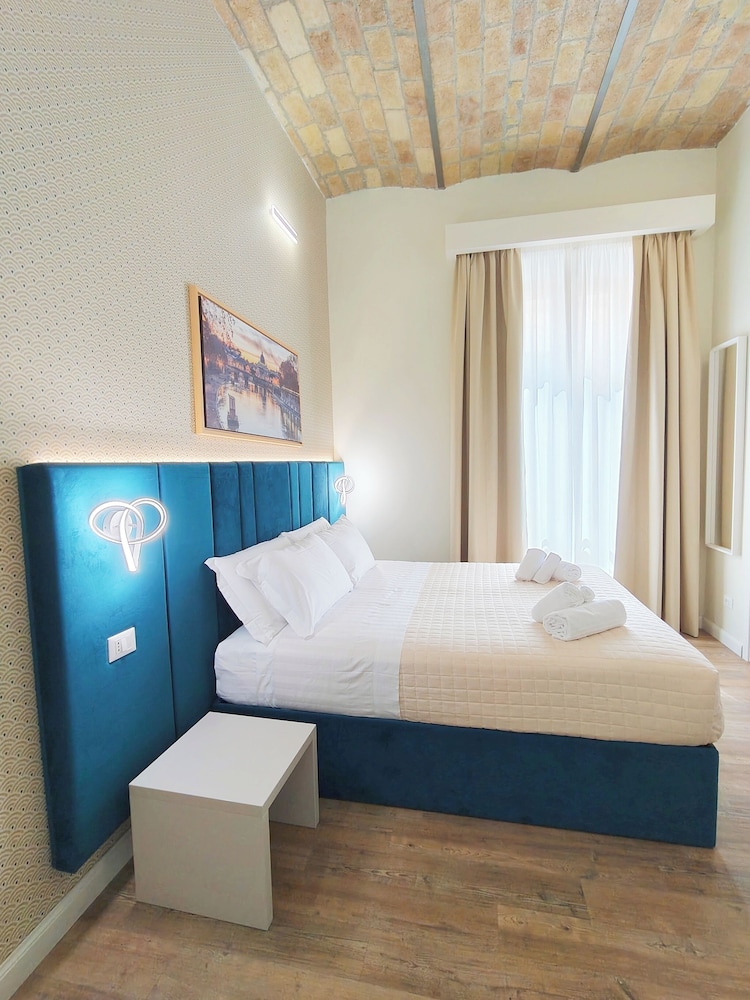 Nicole Suite