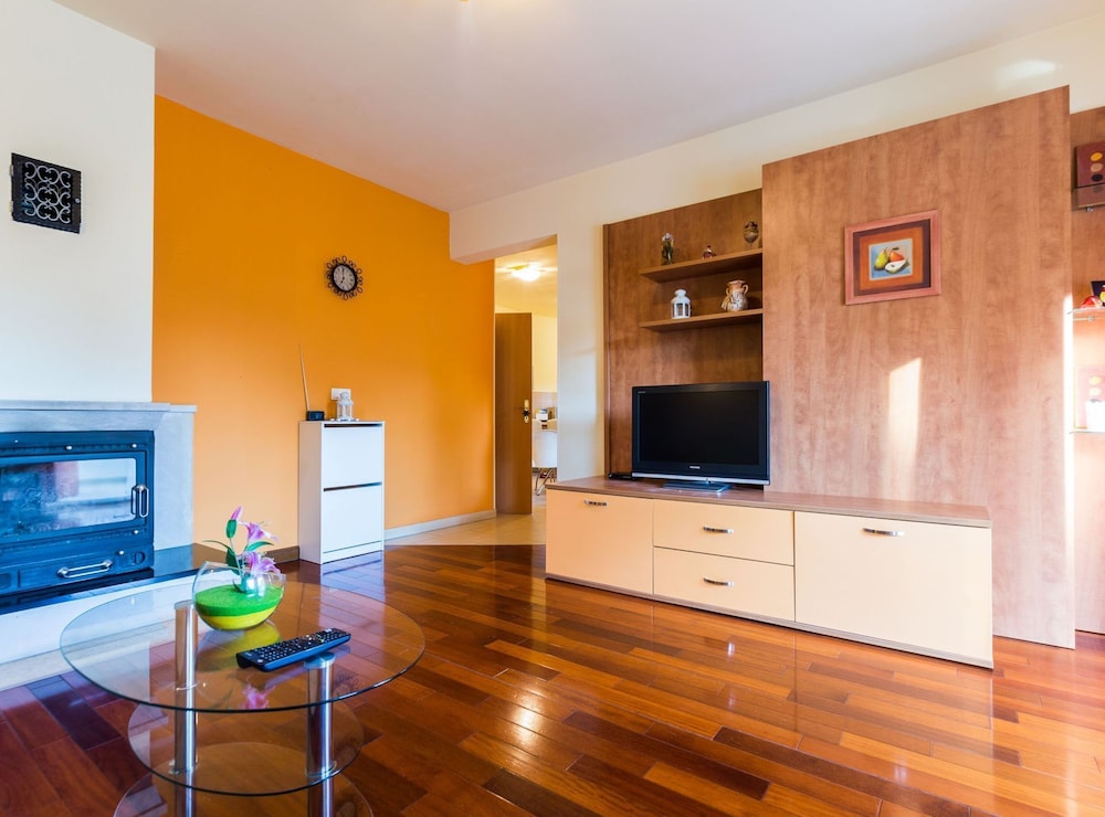 Elegant and Lavish Leisure Apartments Zadar With Outdoor Pool