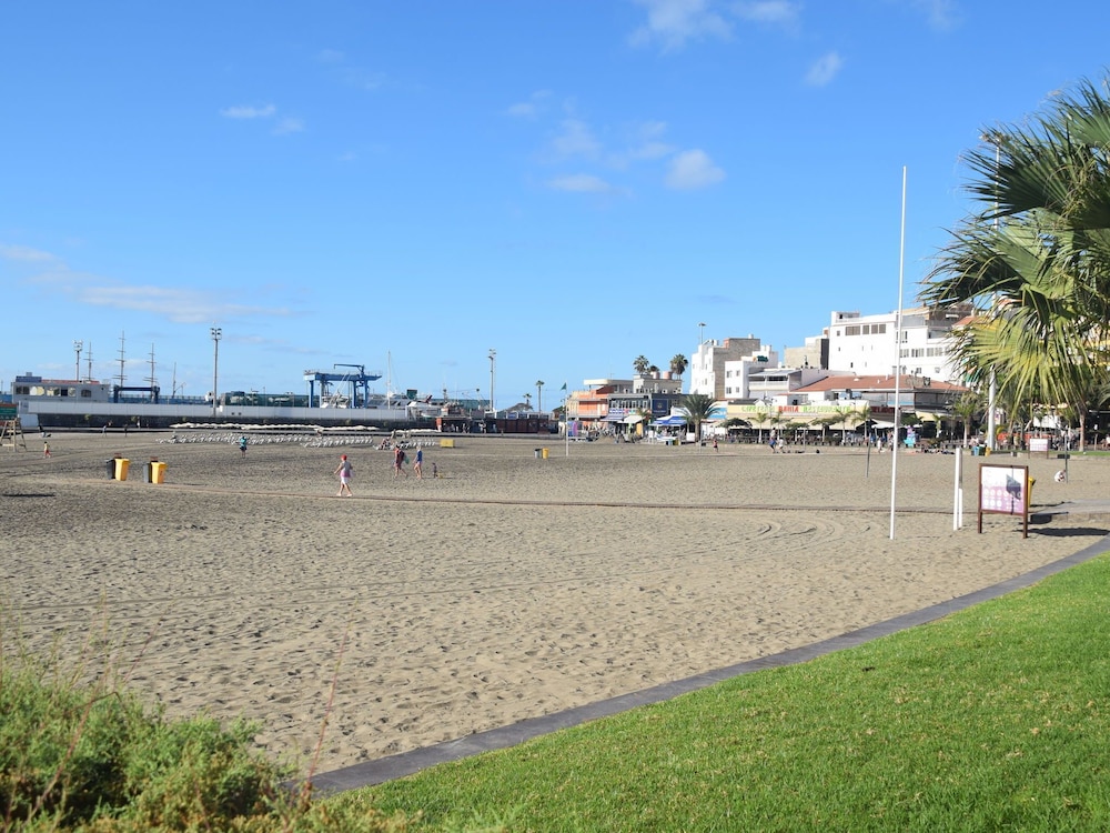Comfortable Apartment Near the Beach of Los Cristianos