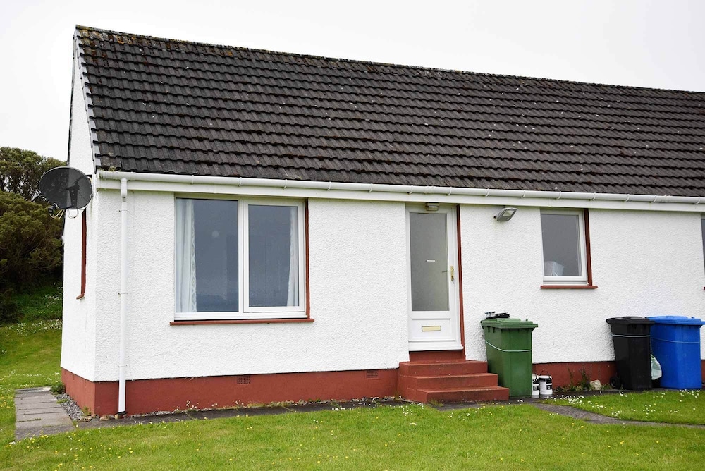 Gairloch View Holiday Cottages - 'kenmore' & 'anmara' view 3