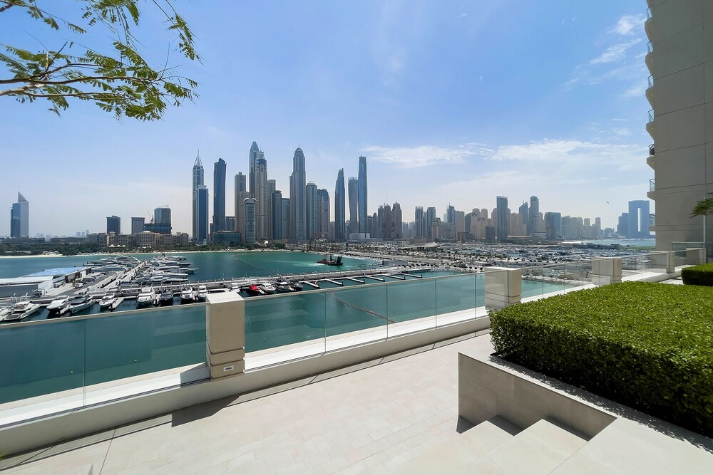 Marina Vista Emaar Beachfront Apartments