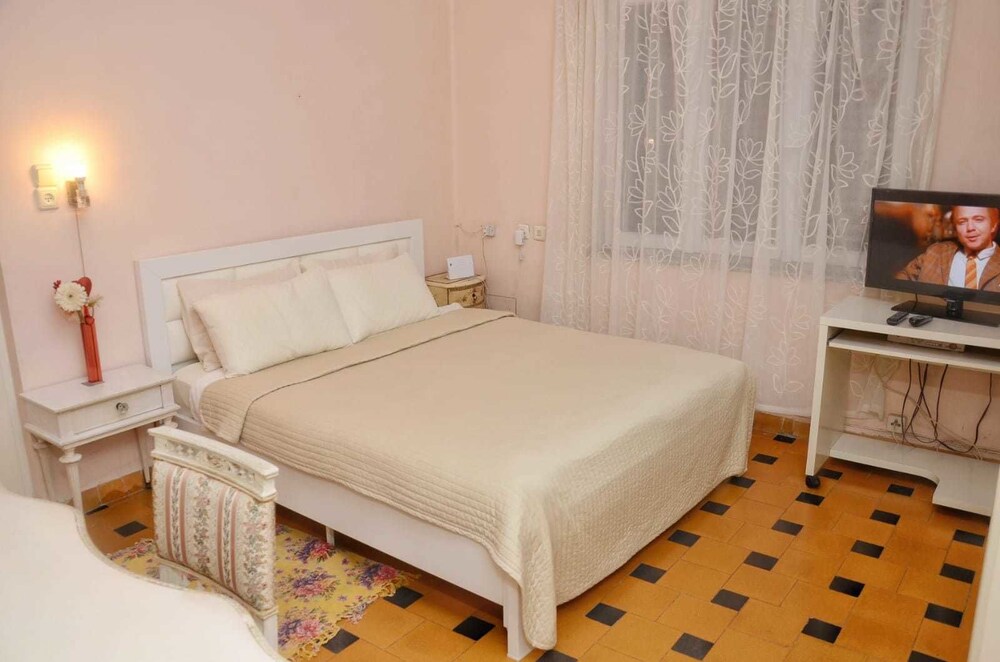 Elena Apartments
