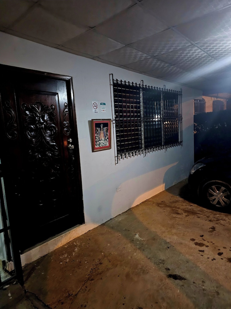 Cuartos independientes con baño privado