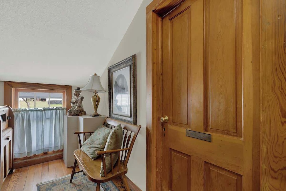 Gillespie House-2 Suites-walk to Main St!
