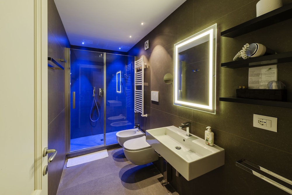 Daphne Guest Hause