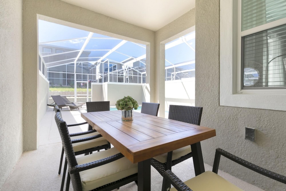 Charming Townhome Near Disney - Image 3