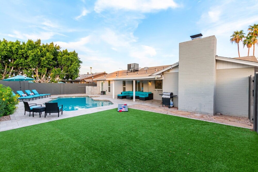 Obispo Modern Oasis With Heated Pool and BBQ