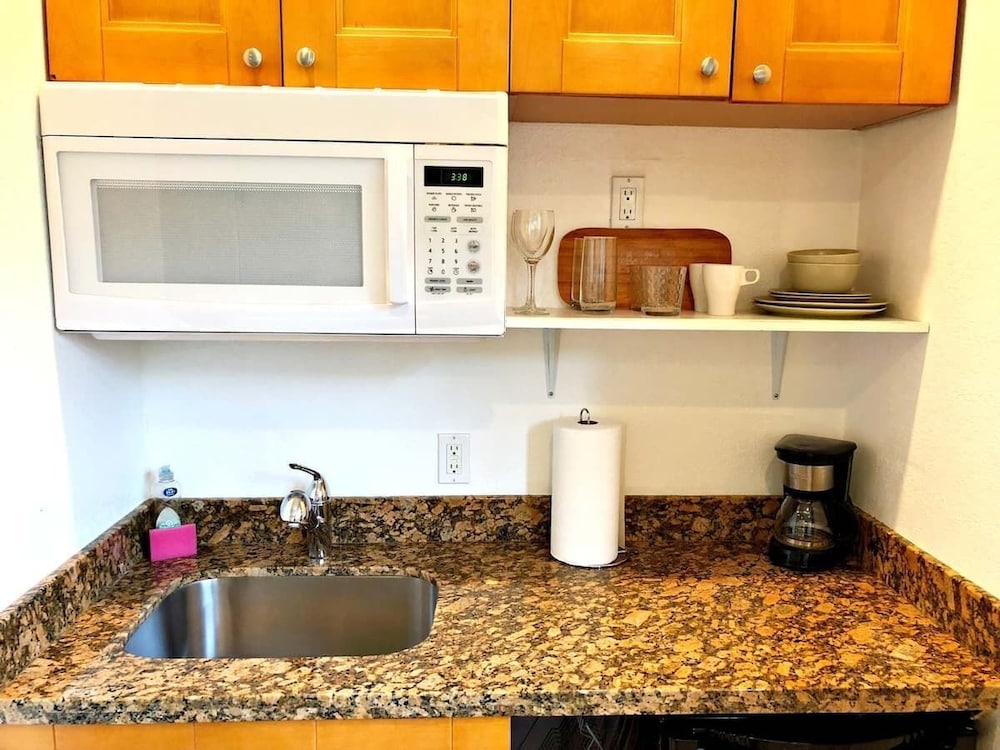 Studio in Las Olas Near FL Beach