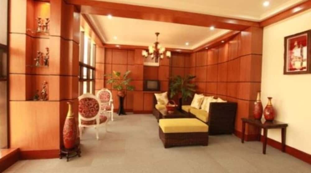 Ey Miners Suites Navarro view 4