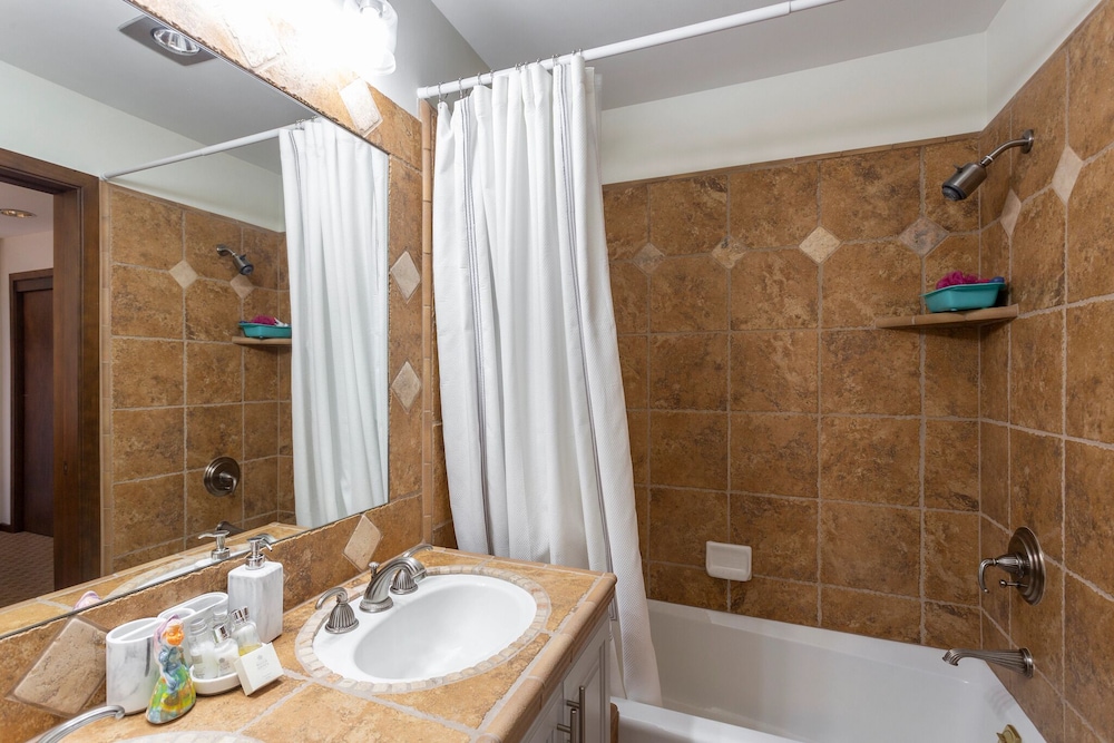 Stag Lodge at Deer Valley Resort - Three Bedroom Residence with Spa #9 3 Condo
