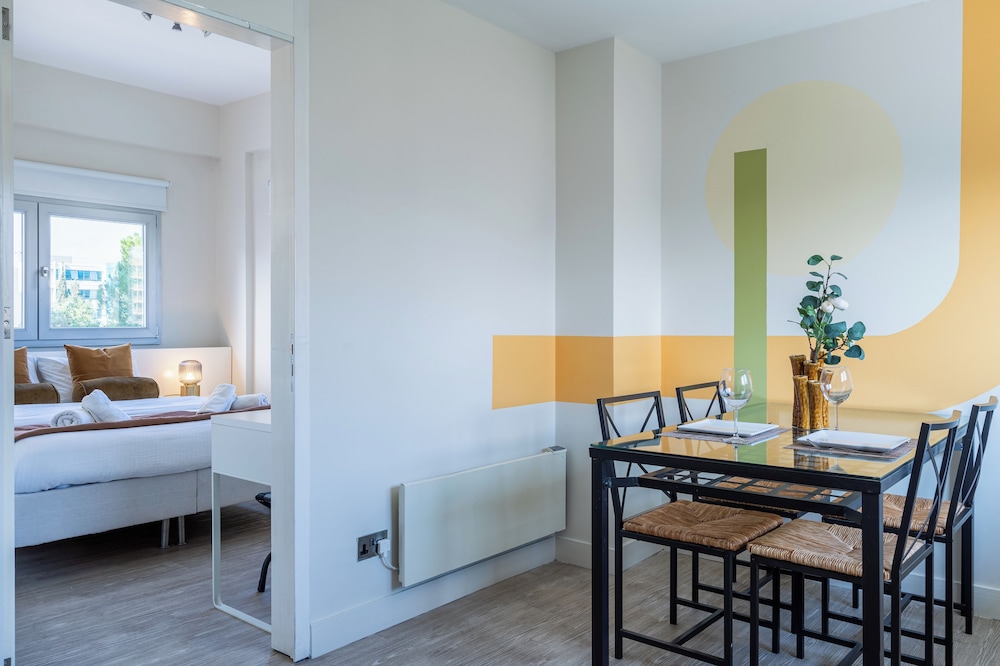 Local Host Living - Signature Apartments in Nicosia
