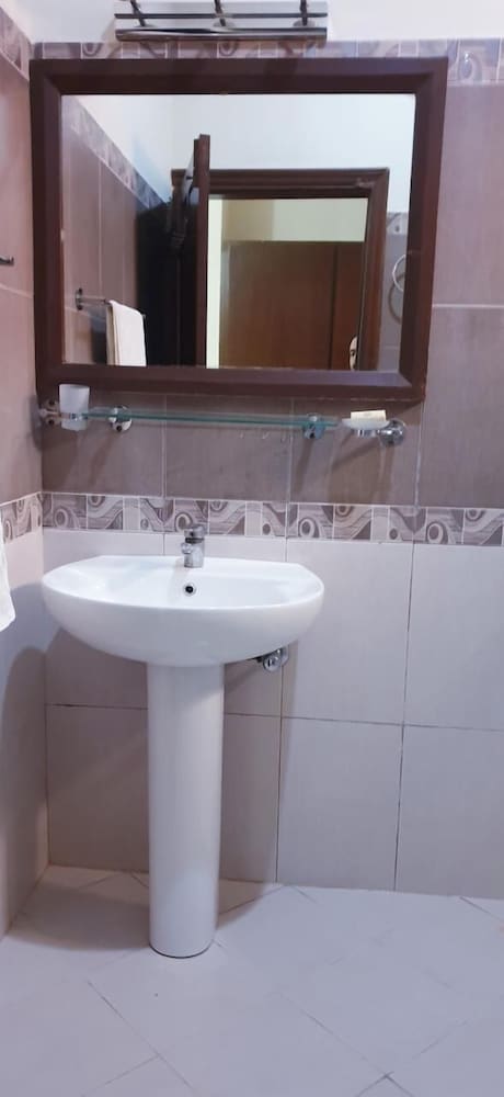 Lavish Inn Guest House