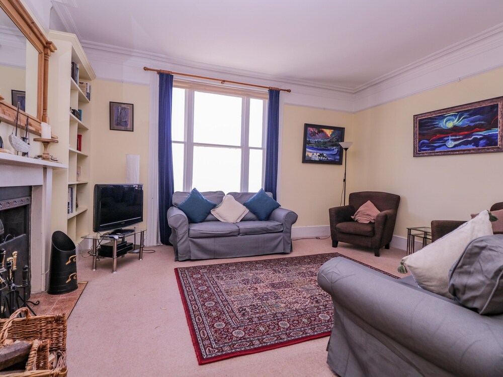 6 Gloster Terrace