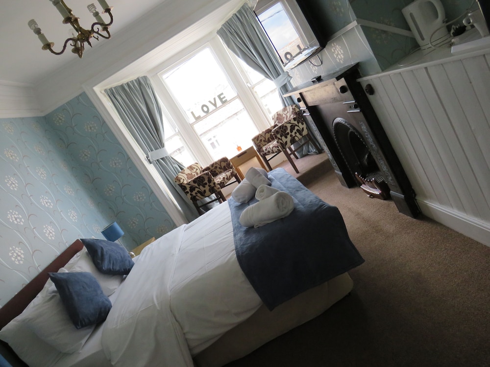The Queens Arms Hotel