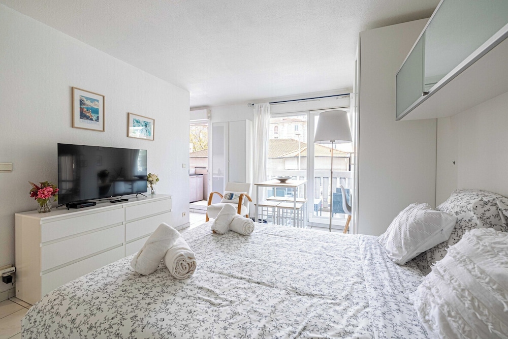 Charming Studio With Balcony & Pool -heart of Nice
