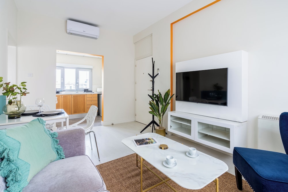 Local Host Living - Signature Apartments in Nicosia
