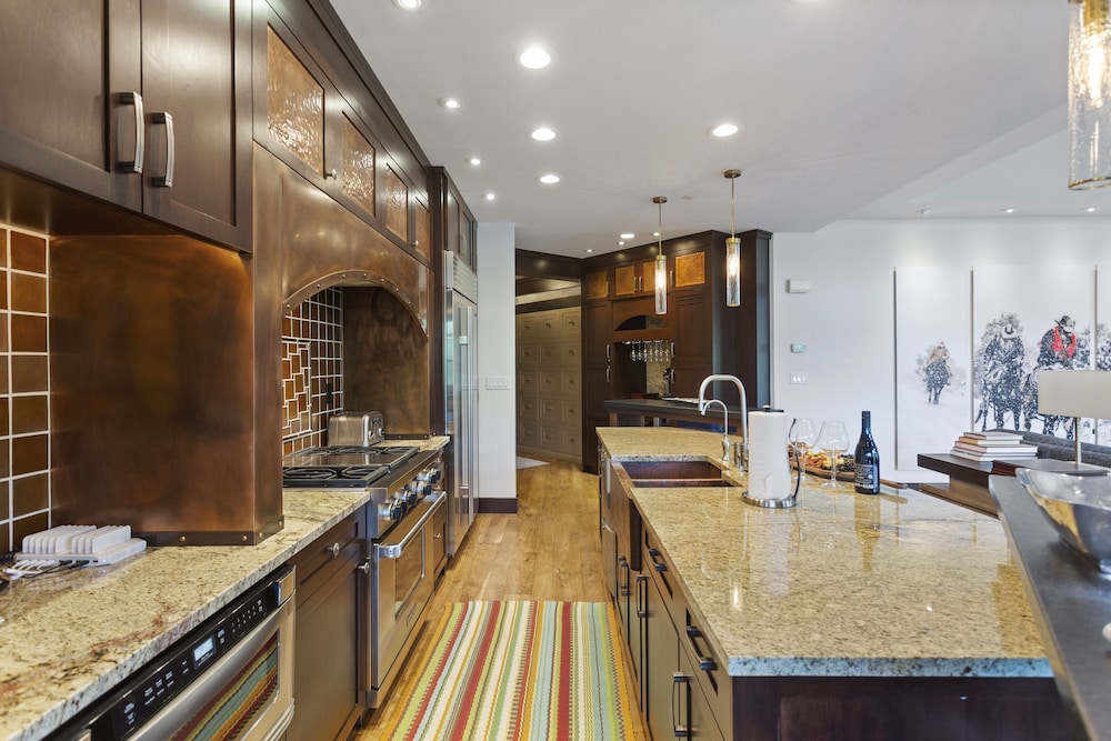 Flagstaff Lodge at Deer Valley Resort - Four Bedroom Residence #507 4 Condo