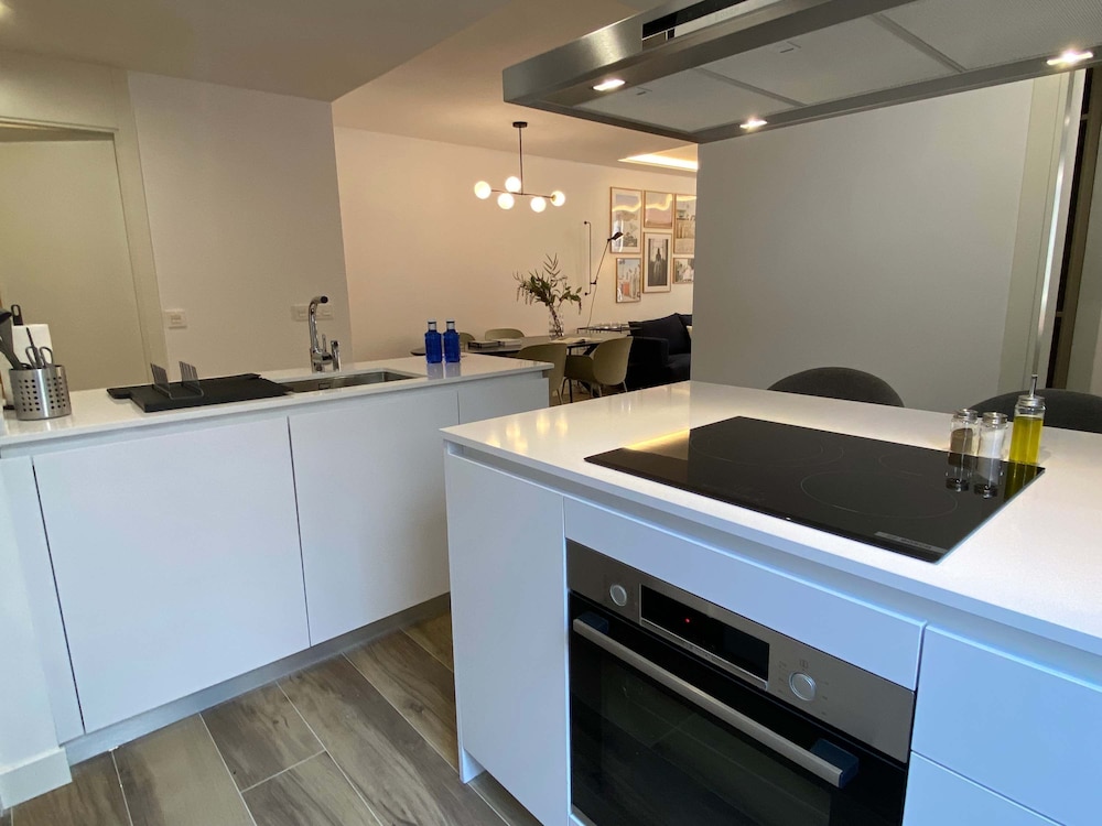 w Amazing 2BR With Terrace in Chueca
