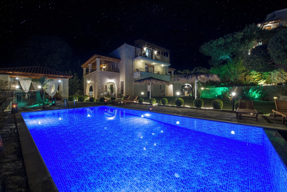 Geroulios Kastro Villas
