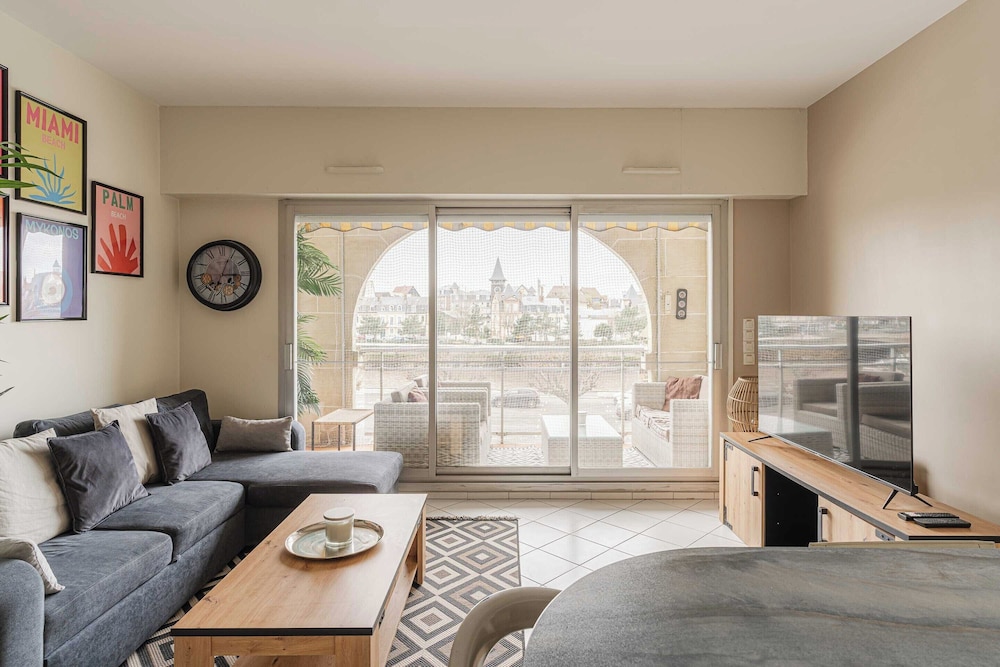 Modern Apartment With Terrace Trouville