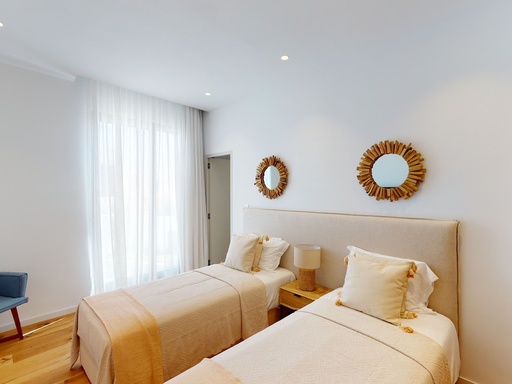 Sanders Konnos Bay Ourania - Gorgeous 5-bedroom Villa With Sea View view 2