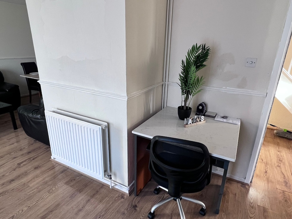 Beautiful 3-bed House in High Wycombe view 5