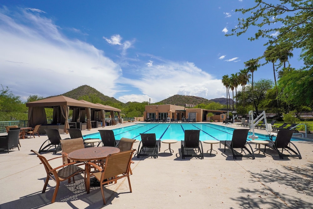 Amazing Desert Views! Tucson Casita on Golf Course